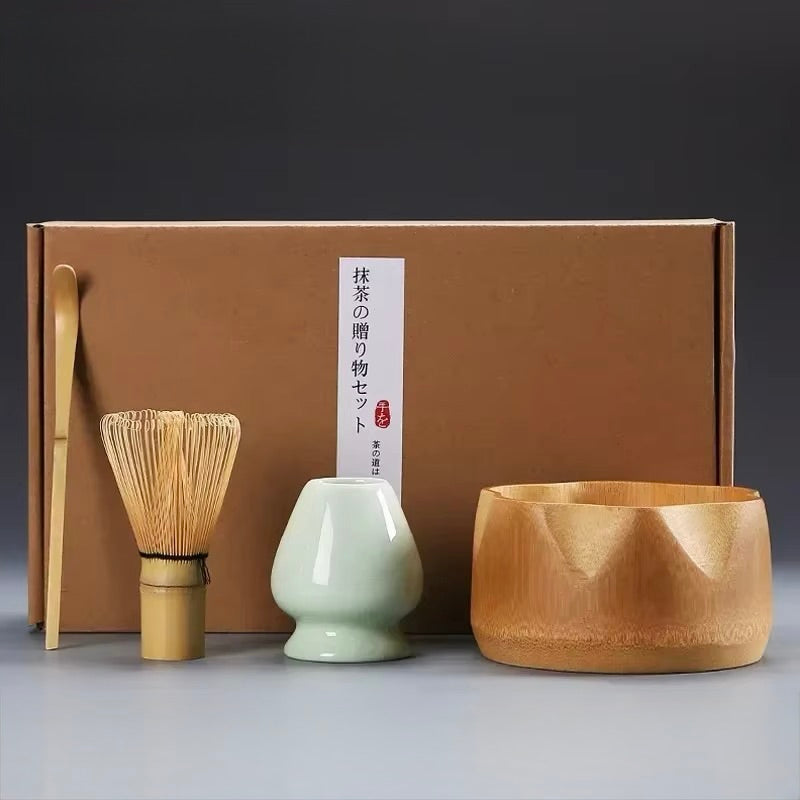 Hochwertiges Matcha Set inklusive traditioneller Matcha-Schale (Chawan), Bambusbesen (Chasen), Matcha-Löffel (Chashaku) und Sieb für Matcha-Tee. Perfekt für die japanische Teezeremonie oder täglichen Genuss von grünem Matcha-Pulver. Ideal für Matcha-Liebhaber, Zen-Entspannung und gesunden Lifestyle. Bio Matcha, vegan, antioxidantienreich. Stilvolles Tee-Zubehör für eine perfekte Matcha-Zubereitung zu Hause.