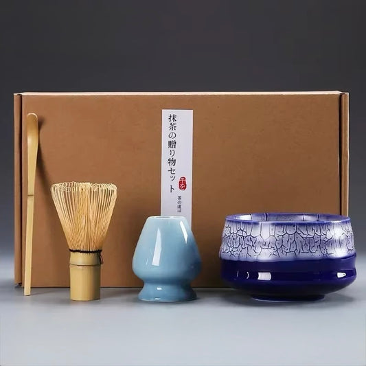 Hochwertiges Matcha Set inklusive traditioneller Matcha-Schale (Chawan), Bambusbesen (Chasen), Matcha-Löffel (Chashaku) und Sieb für Matcha-Tee. Perfekt für die japanische Teezeremonie oder täglichen Genuss von grünem Matcha-Pulver. Ideal für Matcha-Liebhaber, Zen-Entspannung und gesunden Lifestyle. Bio Matcha, vegan, antioxidantienreich. Stilvolles Tee-Zubehör für eine perfekte Matcha-Zubereitung zu Hause.